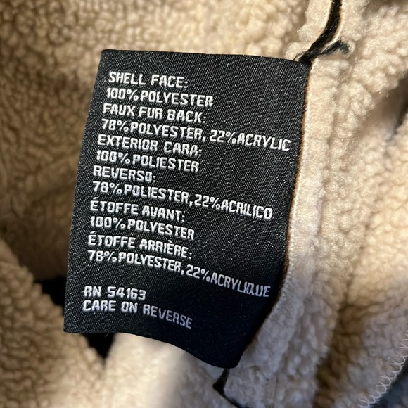 Guess Vest - Picture 11 of 11